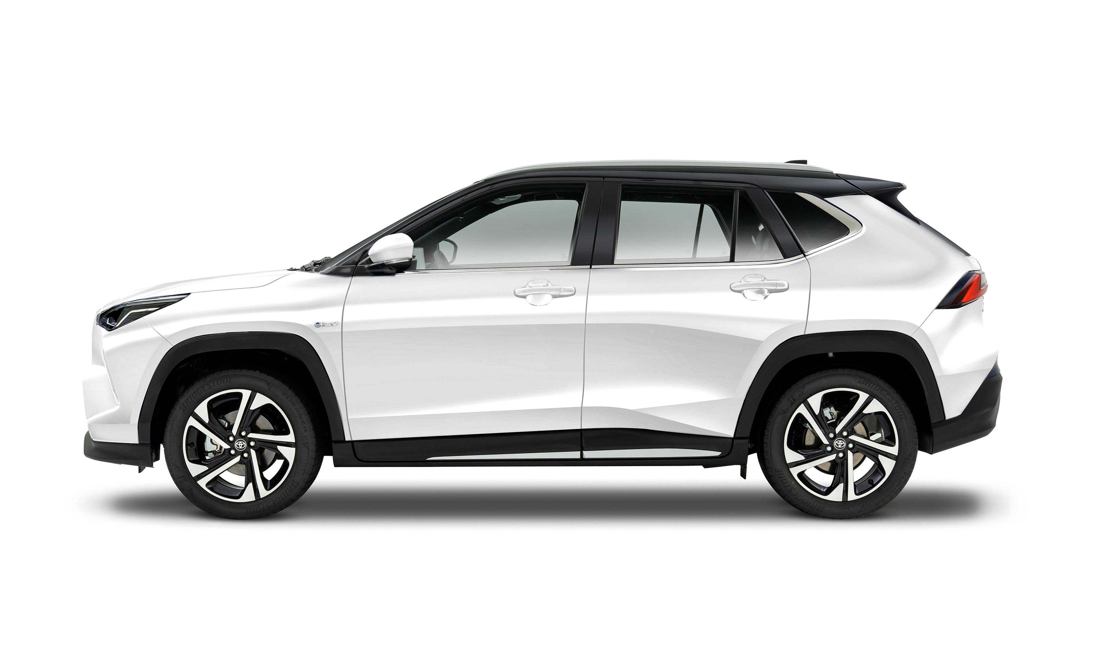 veh_yariscross2023_featimg